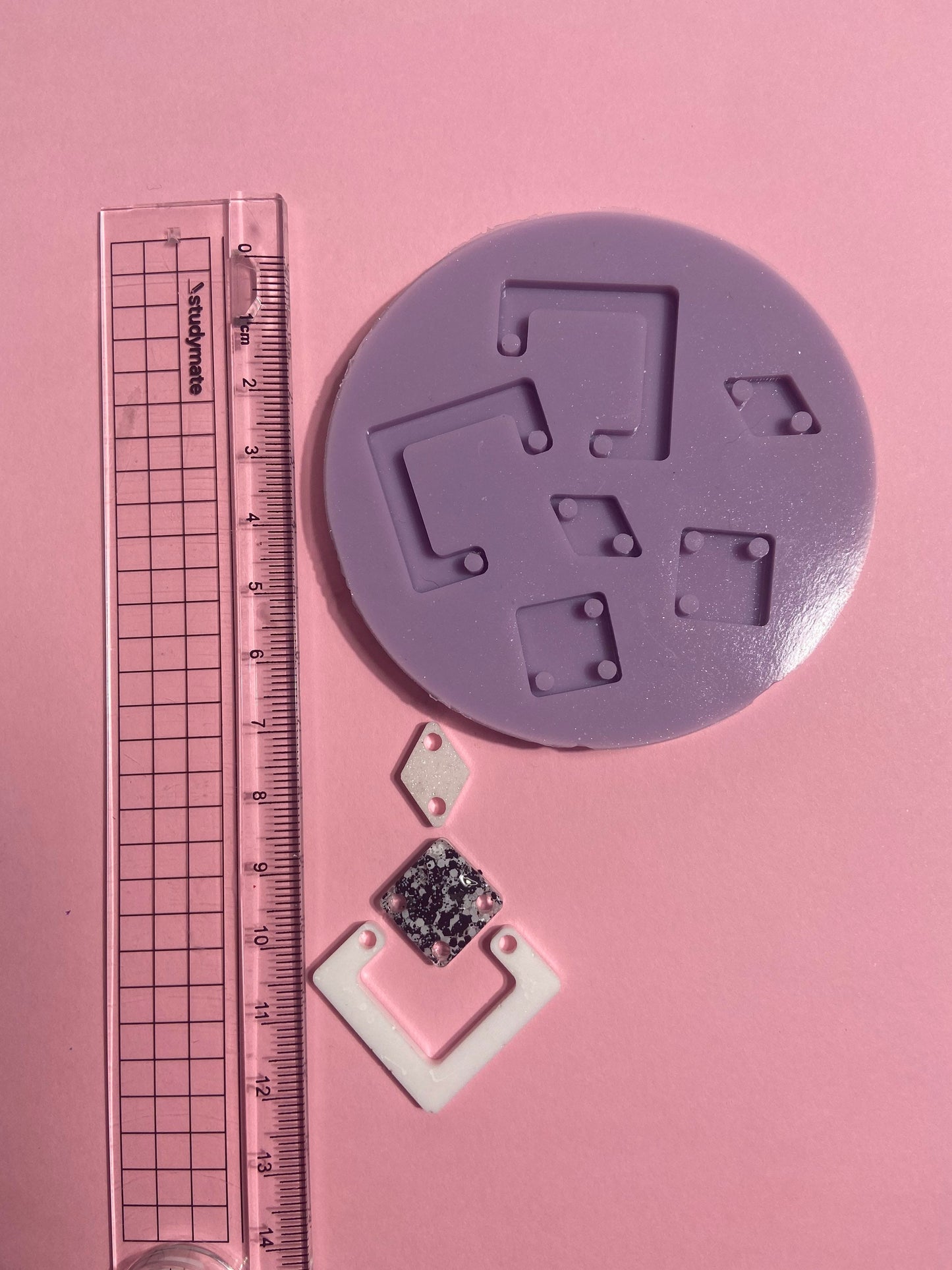 Silicone earring mould/mold