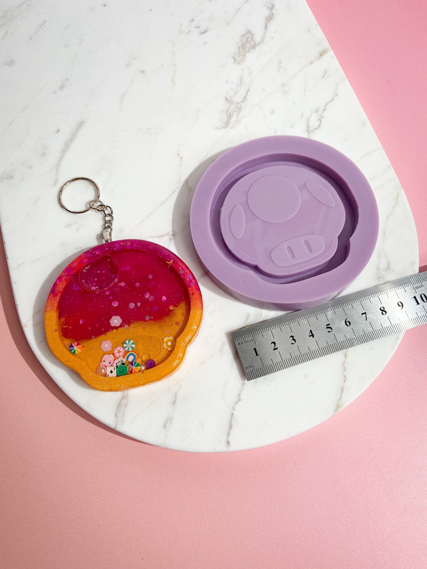 Mushroom silicone to make resin shaker